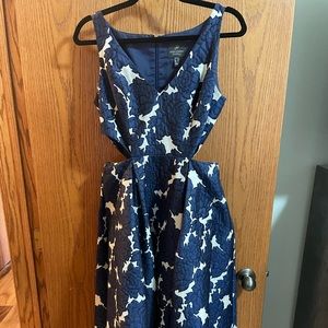 Adrianna Papell cutout midi dress 💙